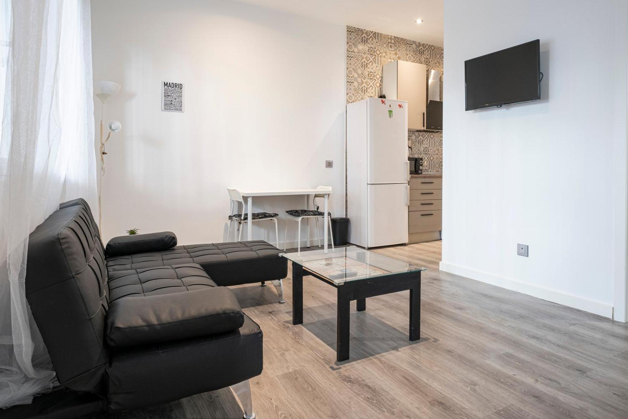 Hogar En Calle Lavapies Madrid Exterior photo
